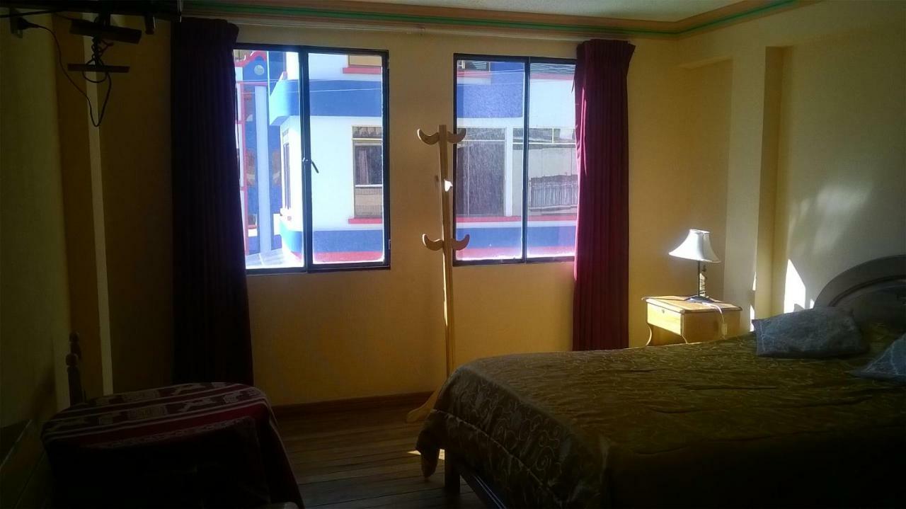 Hostal Real Los Andes Del Lago Copacabana  Ngoại thất bức ảnh